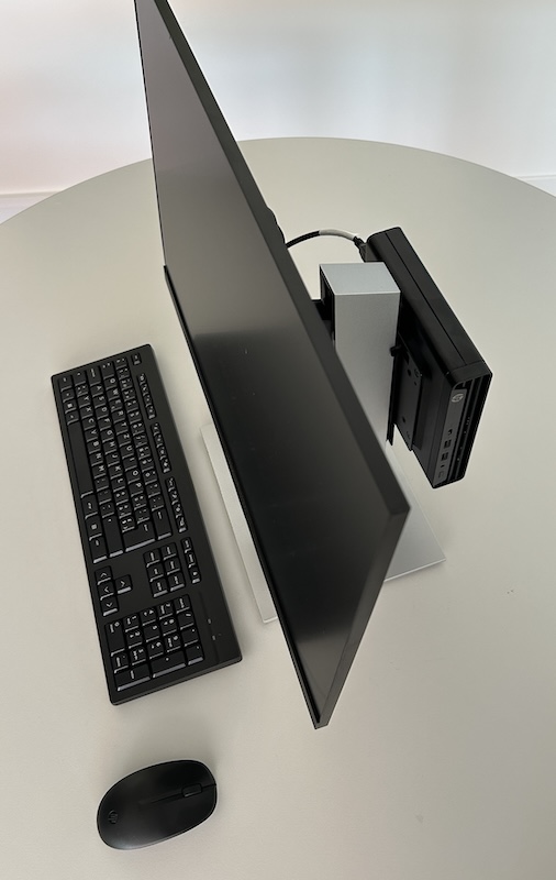 HP Mini Desktop verschwindet hinter dem Bildschirm